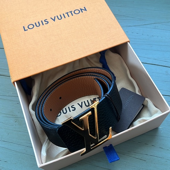 Authentic LV Initials 40MM Reversible Belt - Picture 8 of 11